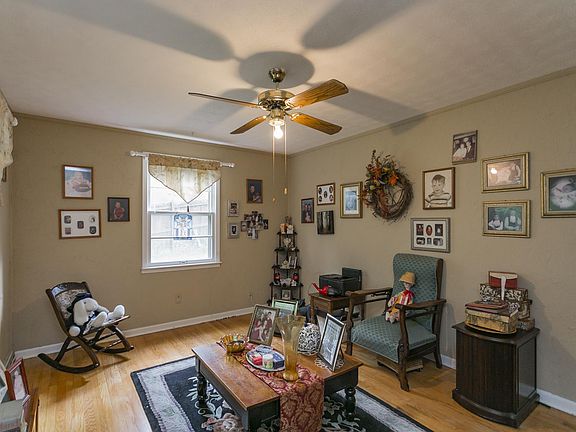 2nd image of 1022 Ward Ln