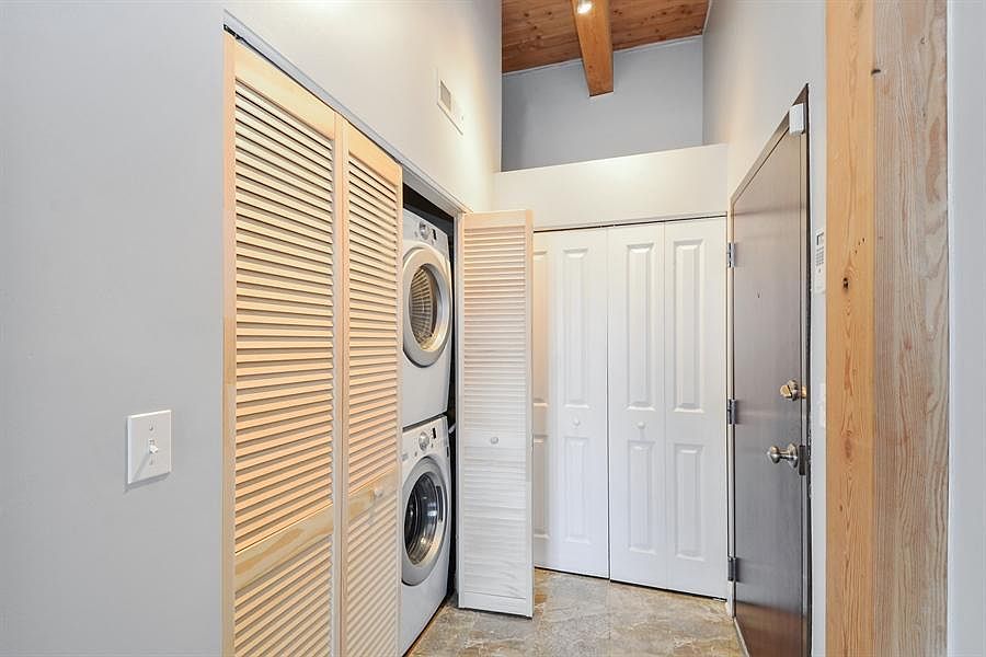 1st image of 500 N Damen Ave APT 303
