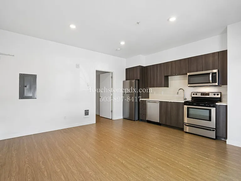 424 NE Jessup St #4 — Photo 11