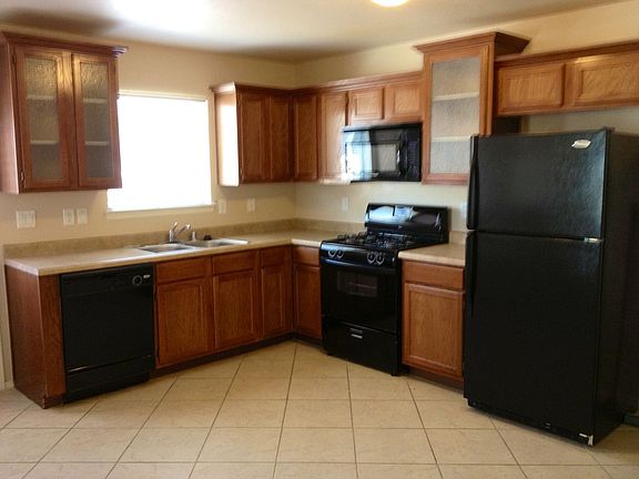 5th image of 1822 Shreya St