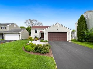 2372 Blue Spruce Ln, Aurora, IL 60502