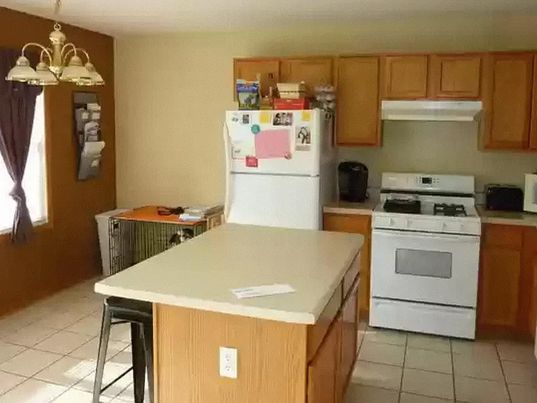 1476 Stonefield Dr — Photo 15
