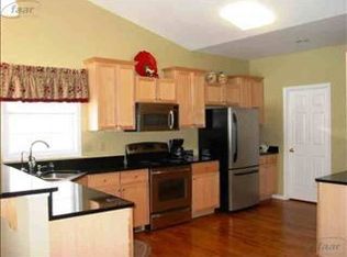 13064 Harbor Landings Dr, Fenton, MI