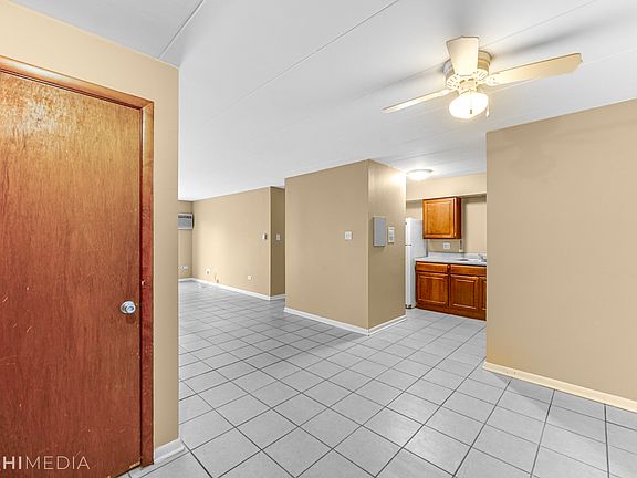3rd image of 18361 Glen Oak Ave APT 1I