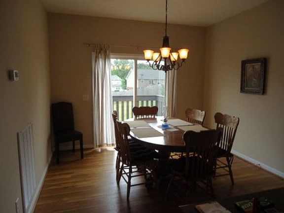 2nd image of 31 Mackay Ln