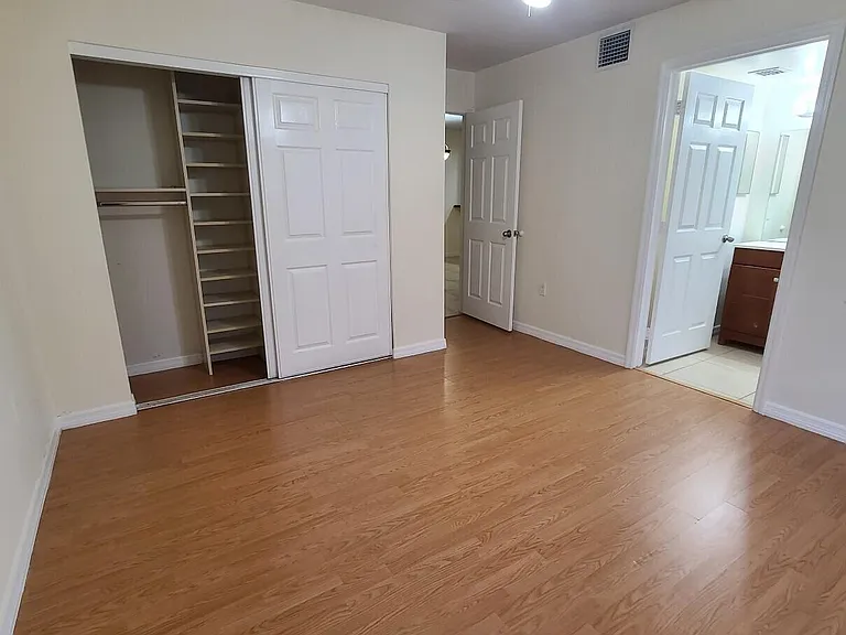 1547 Lake Crystal Dr #A — Photo 13