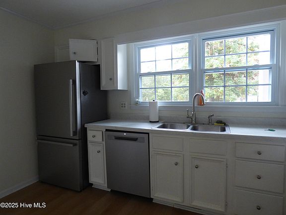 5th image of 325 Driftwood Cir Unit B