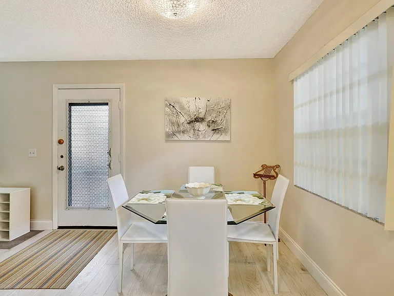 825 E Normandy Trl #R — Photo 7