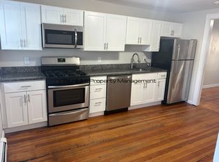 2-24 Oakleigh Avenue, North Providence, RI 02911