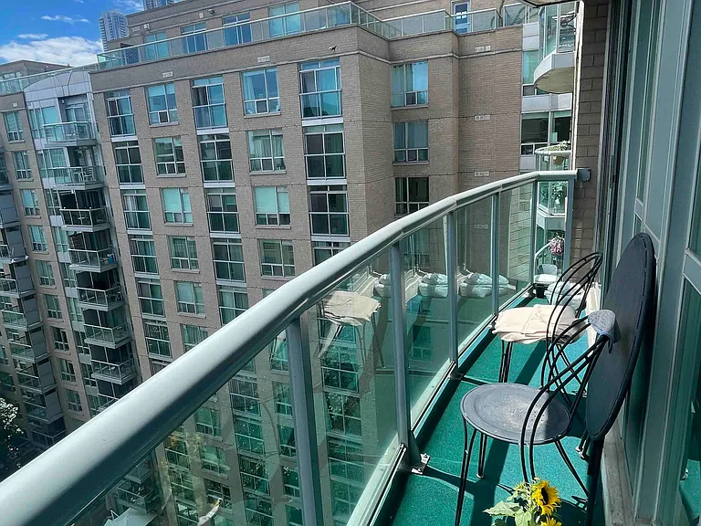 109 Front St E #1110 — Photo 11