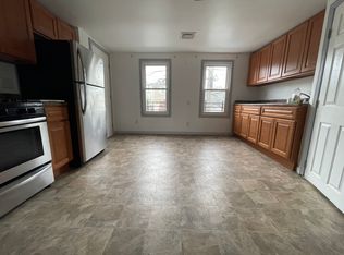 111 Evergreen St #2E, Bayonne, NJ 07002