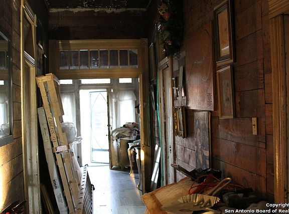 5th image of 1415 S Saint Marys St