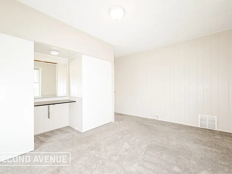 236 Grace Ave — Photo 14