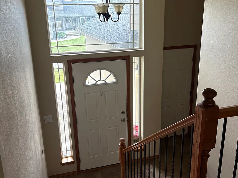 613 E Bonnie Lynn Ln — Photo 4