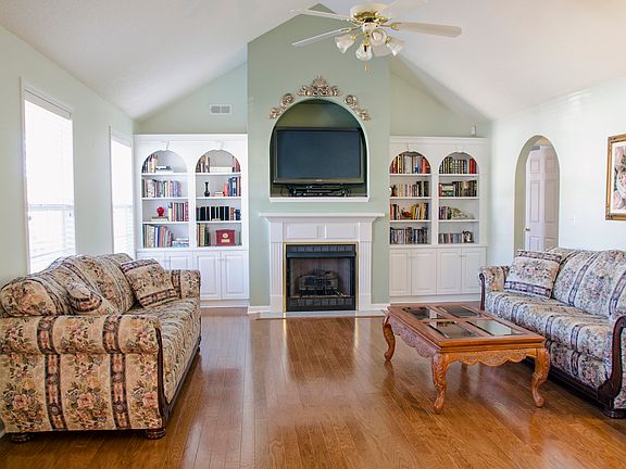2nd image of 744 Morningside Dr