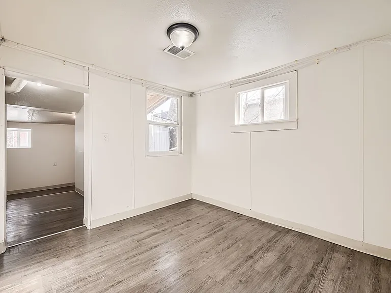101 S Hooker St — Photo 6