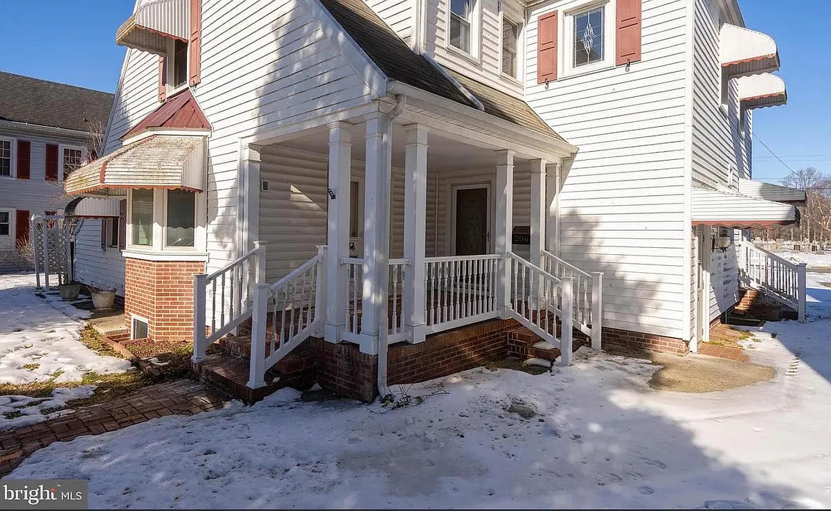 Photo 2 of 18 - 206 Market St - Bridgeville, DE Building Photo - 206 Market St