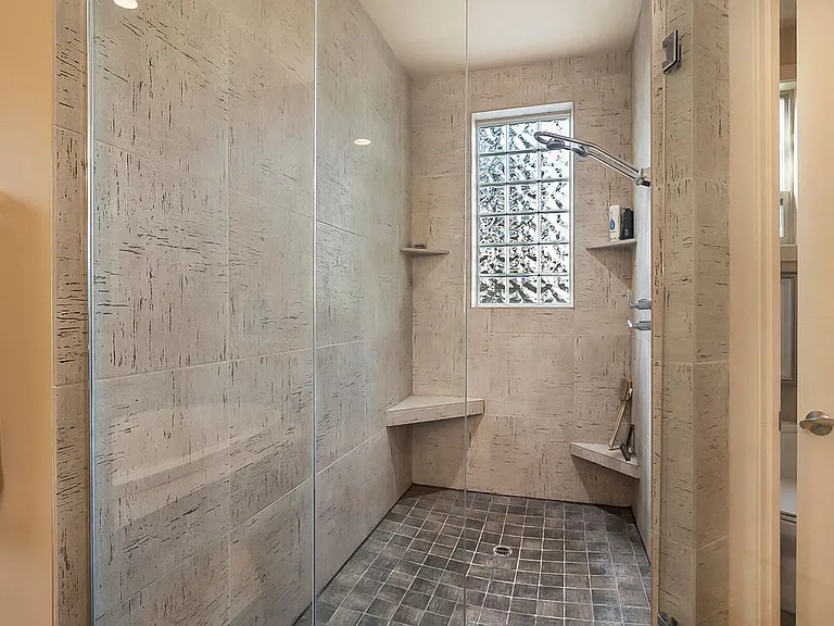 3560 NW Braid Dr — Photo 12