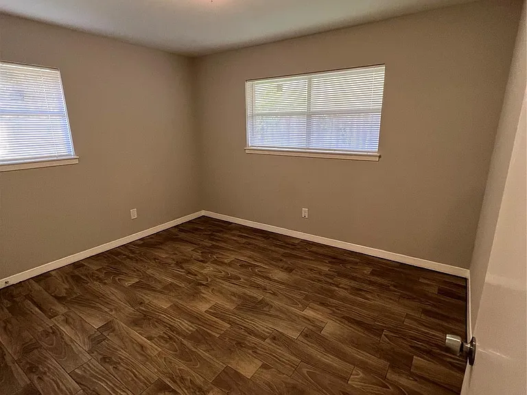10503 Homestead Rd — Photo 15