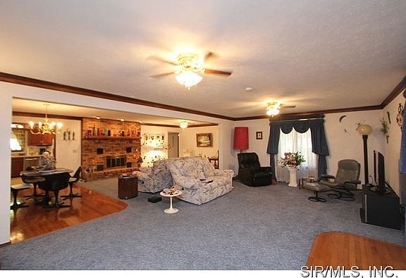 4th image of 22 Creekwoods Trl