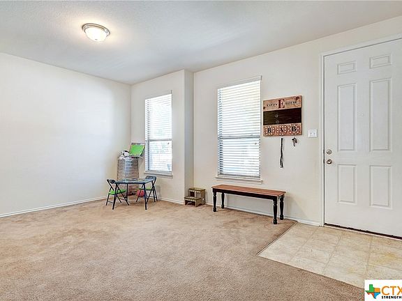 5th image of 1109 Hyde Park Dr