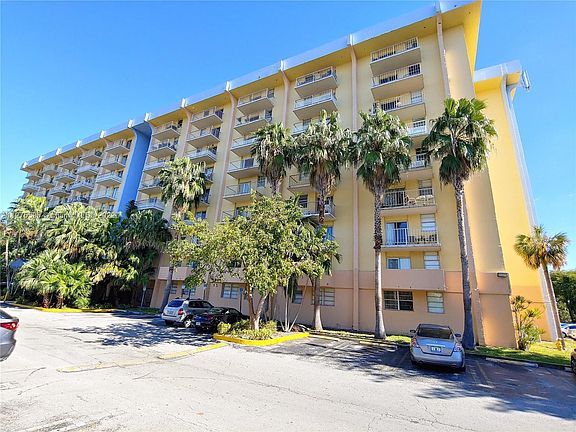 3rd image of 801 NW 47th Ave APT 805W