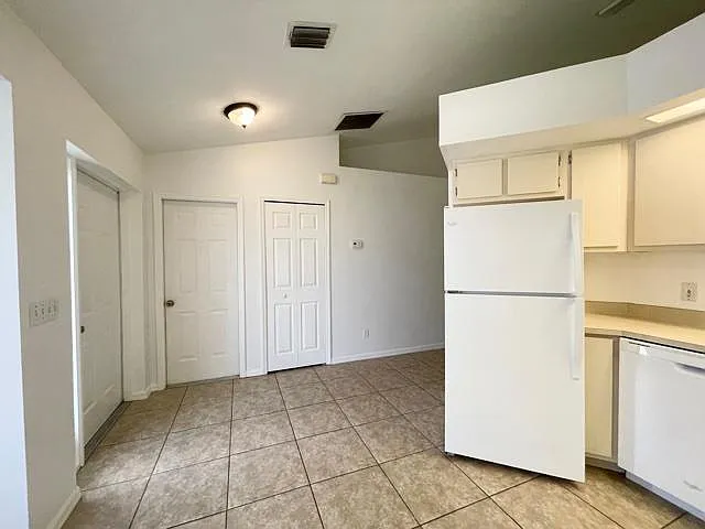906 Cape Coral Pkwy W — Photo 22
