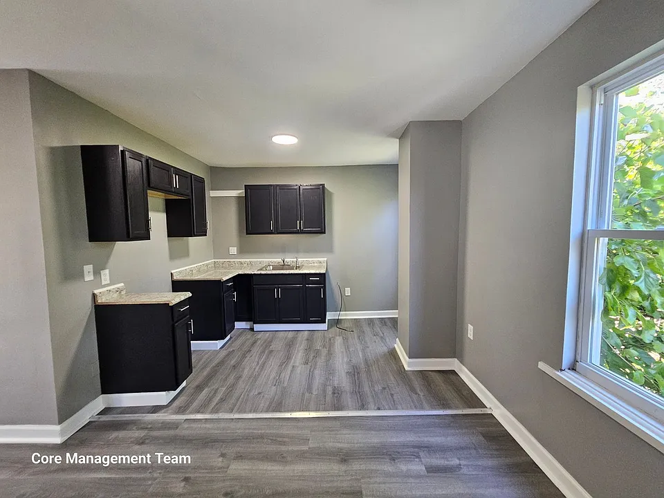 23 Lacona St #2