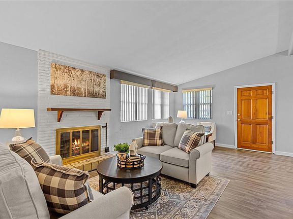 3rd image of 609 Wood River Ave