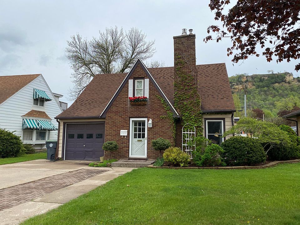 1st image of 220 Losey Blvd N