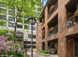 1000 N State St APT 1, Chicago, IL 60610