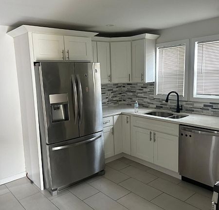 5th image of 1210 Roselle St