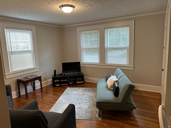 3rd image of 2503 W Knox St #B