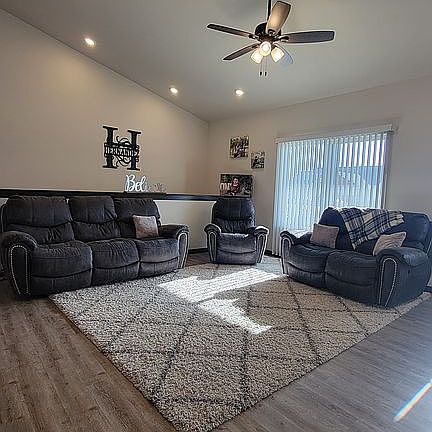 4th image of 520 Susan St