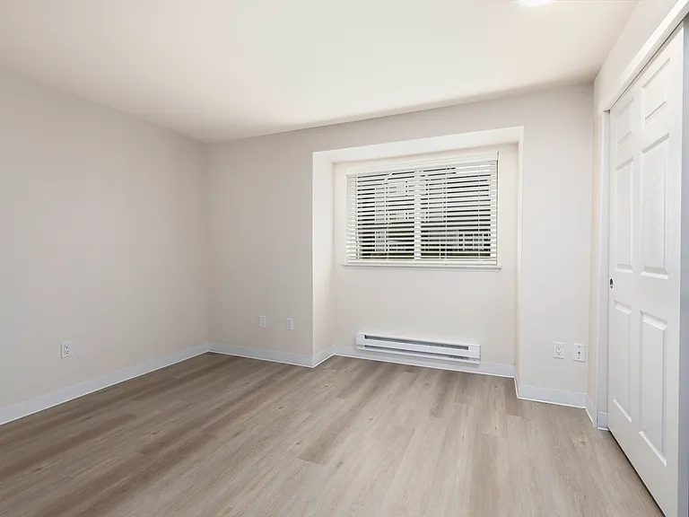 Westhampton Apartments — Photo 17