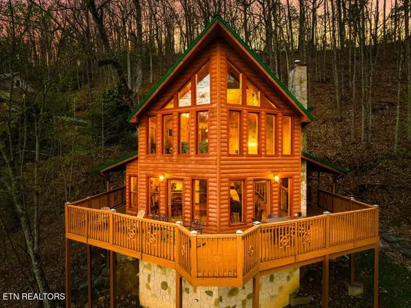 2775 Overholt Trl, Sevierville, TN 37862