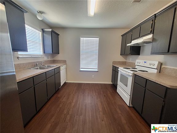 5th image of 4824 Stonehaven Dr