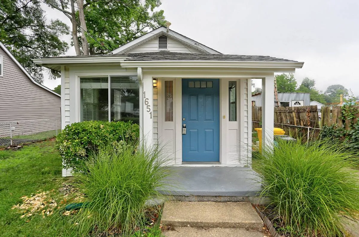 1651 Elkridge Dr in Edgewater, MD 21037 — Photo 1