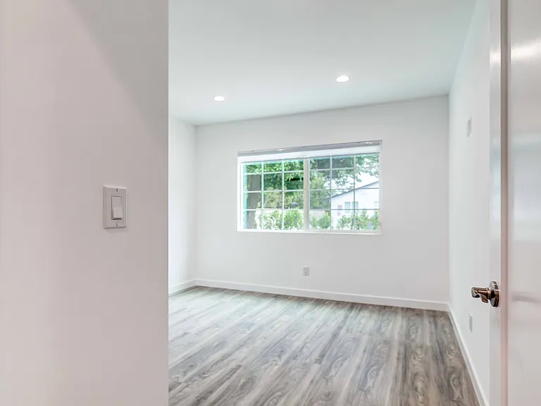 8805 Paso Robles Ave — Photo 24