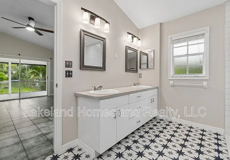 95 Woodside Dr — Photo 28