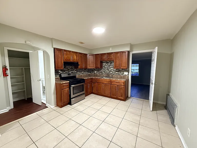 809A Summer Ave #2L — Photo 7