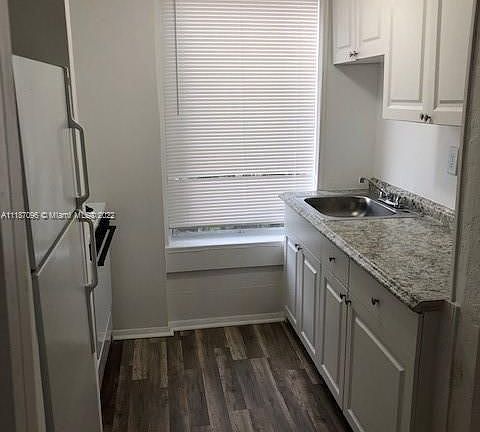3rd image of 444 Ponce De Leon Blvd APT 2