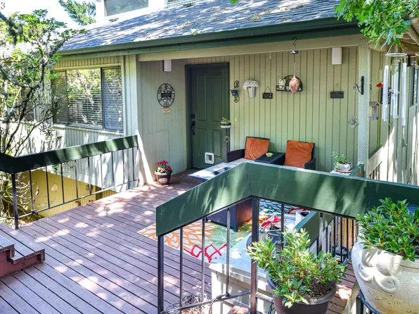 255 Foxtail Dr, Eugene, OR 97405