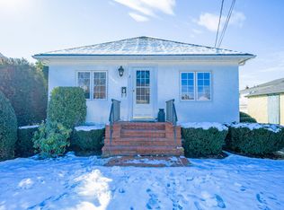 2 Poplar Ave, Farmingdale, NY 11735