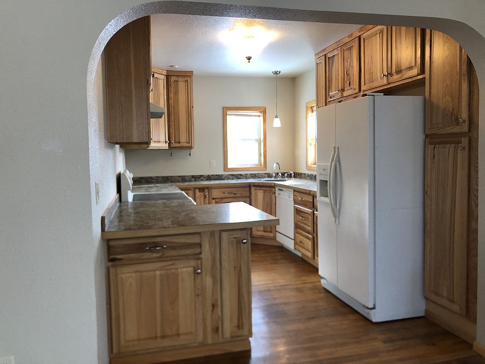 1st image of 109 NE 9th St