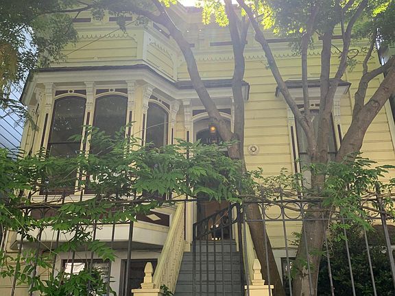 3rd image of 1611 Baker St #Top