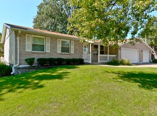 11924 Glen West Dr, Maryland Heights, MO 63043