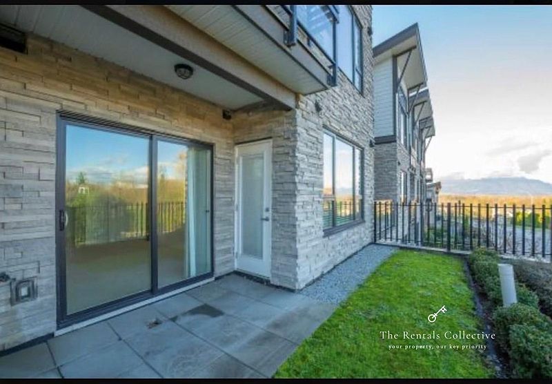 Surrey Townhouse for rent - 3 Bedrooms — photo 8