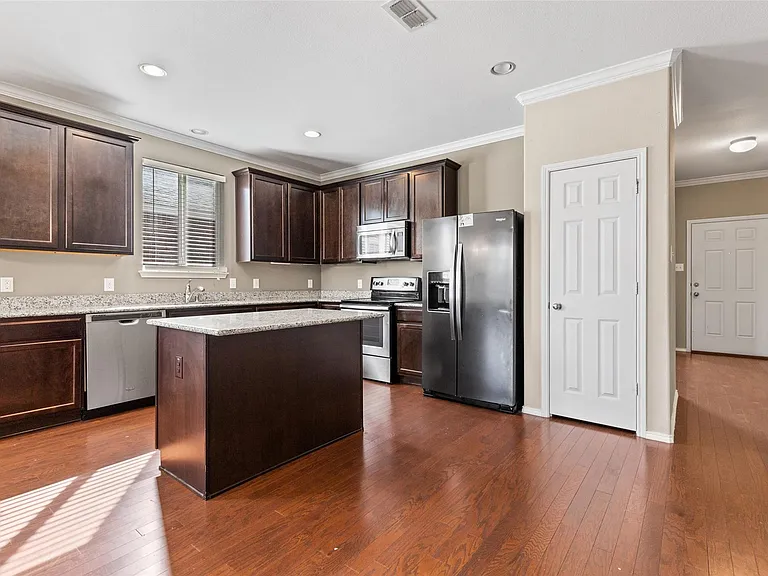 2904 Whispering Pine Blvd — Photo 11