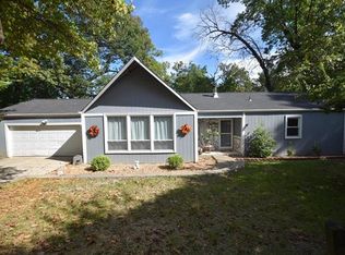 200 Red Bud Dr, Saint Charles, MO